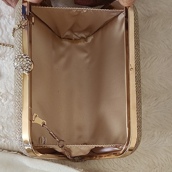 Like new Gold Clutch with Chain strap  (removable) - Picture 3 of 4